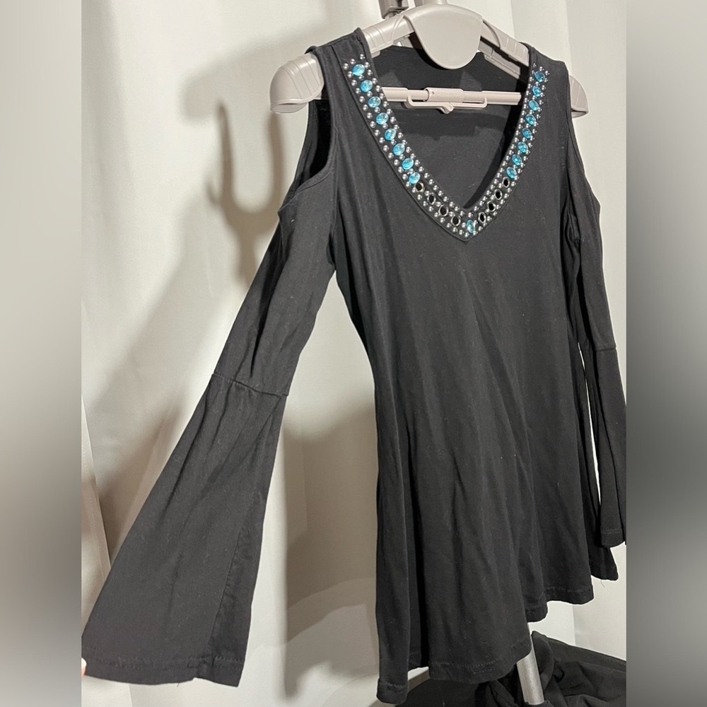 Women’s Cold-Shoulder Top, S